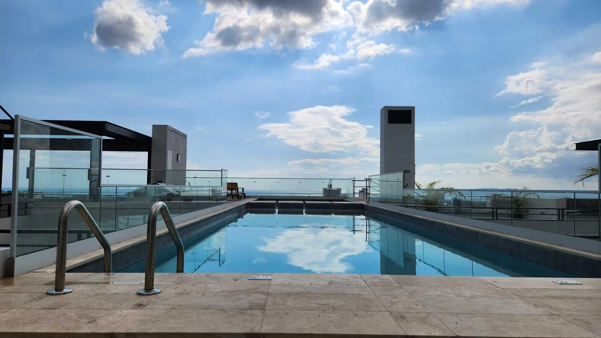 Apartment The Escape - Unique Bali Inspired Condo Kingston